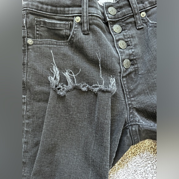 MADEWELL High rise skinny jeans black wash frayed ankles Size 26 - Picture 6 of 10